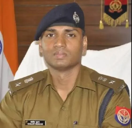 आईपीएस संजीव सुमन देवरिया के नए एसपी: IITian से पुलिस कप्तान तक का सफर, पत्नी पूजा यादव समेत फैमिली बैकग्राउंड
