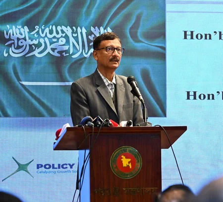 यूएस ने बांग्लादेश को वीजा बॉन्ड लिस्ट में जोड़ा यूनुस के सलाहकार बोलेबहुत दुर्भाग्यपूर्ण-1.webp