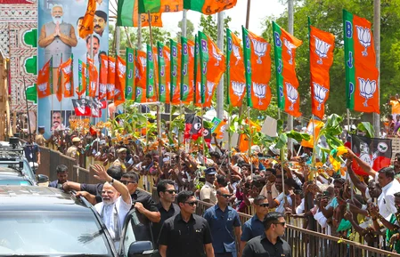 मदुरंतकम रैली के बाद तमिलनाडु में एनडीए की बढ़ती लोकप्रियता से डीएमके नेतृत्व में मची भारी घबर...webp