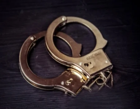 कानपुर और कासगंज में पुलिस की बड़ी कार्रवाई मुठभेड़ के बाद गोली लगने से दो शातिर अपराधी गिरफ्...webp