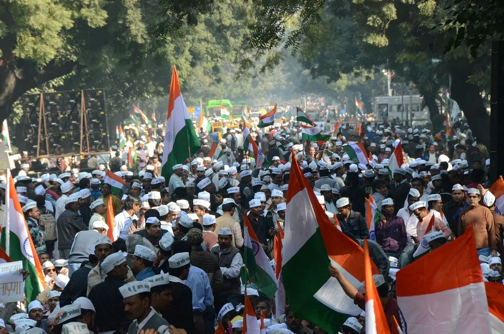 दिल्ली चुनाव 2025: इन 8 सीटों ने बता दिया कि आम आदमी अब भी है केजरीवाल के साथ।