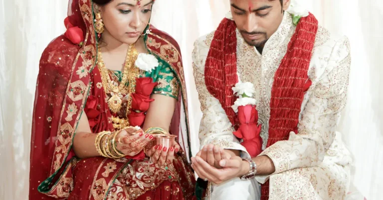 सुहागरात पर चाकू की धमकी देने वाली दुल्हन की कहानी में आया नया मोड़: पति का दोस्त निकला बॉयफ्रेंड
