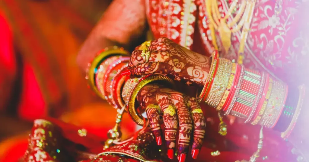 कहानी की शुरुआत: शादी से पहले की मुलाकात